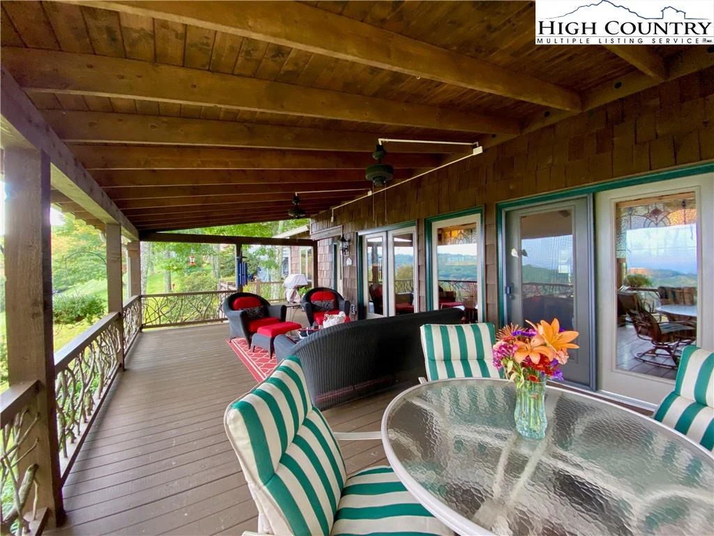 Image number 3 for the current listing