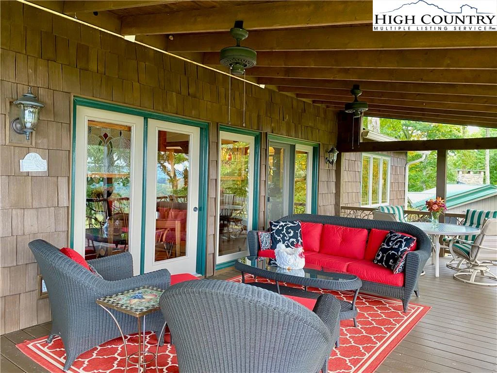Image number 5 for the current listing