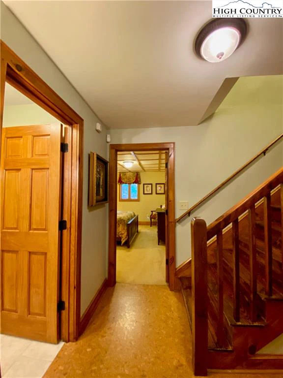 Image number 17 for the current listing