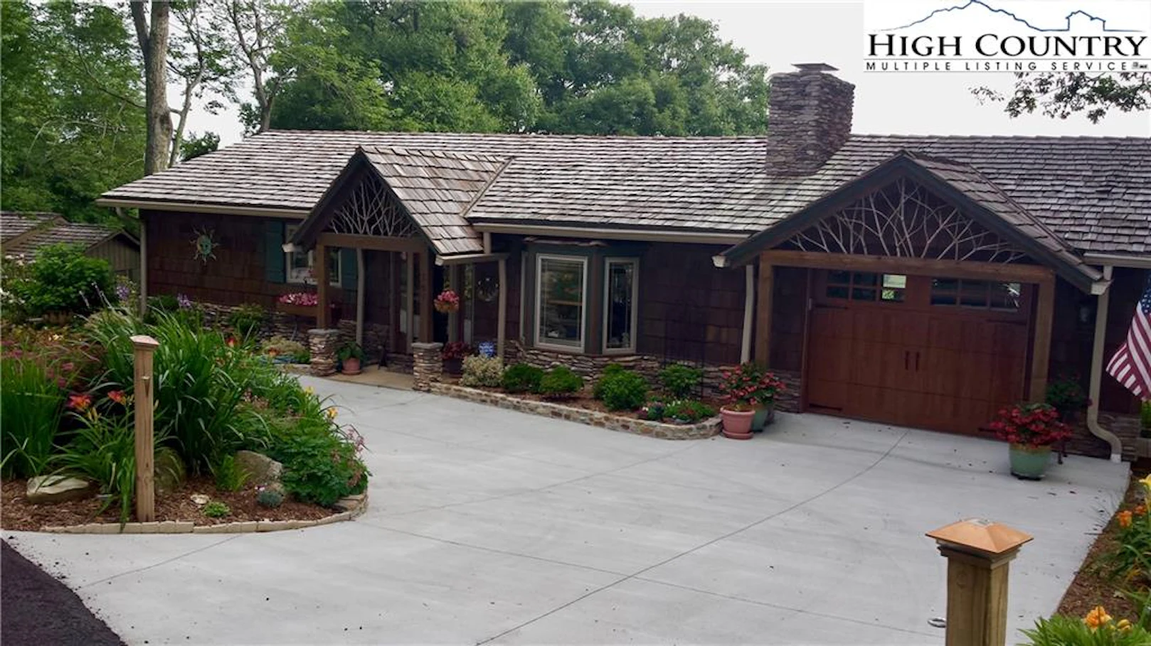 Image number 21 for the current listing