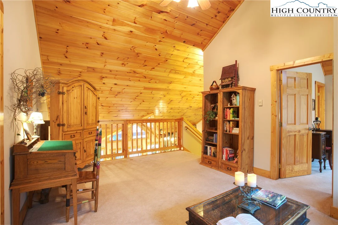 Image number 44 for the current listing