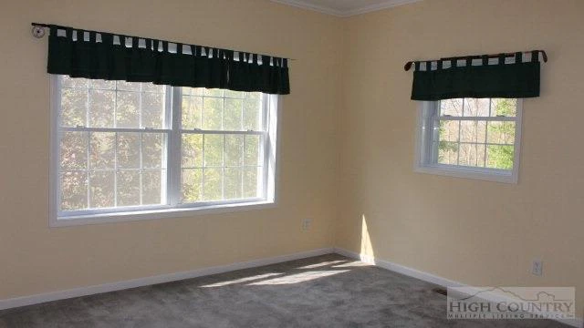 Image number 3 for the current listing