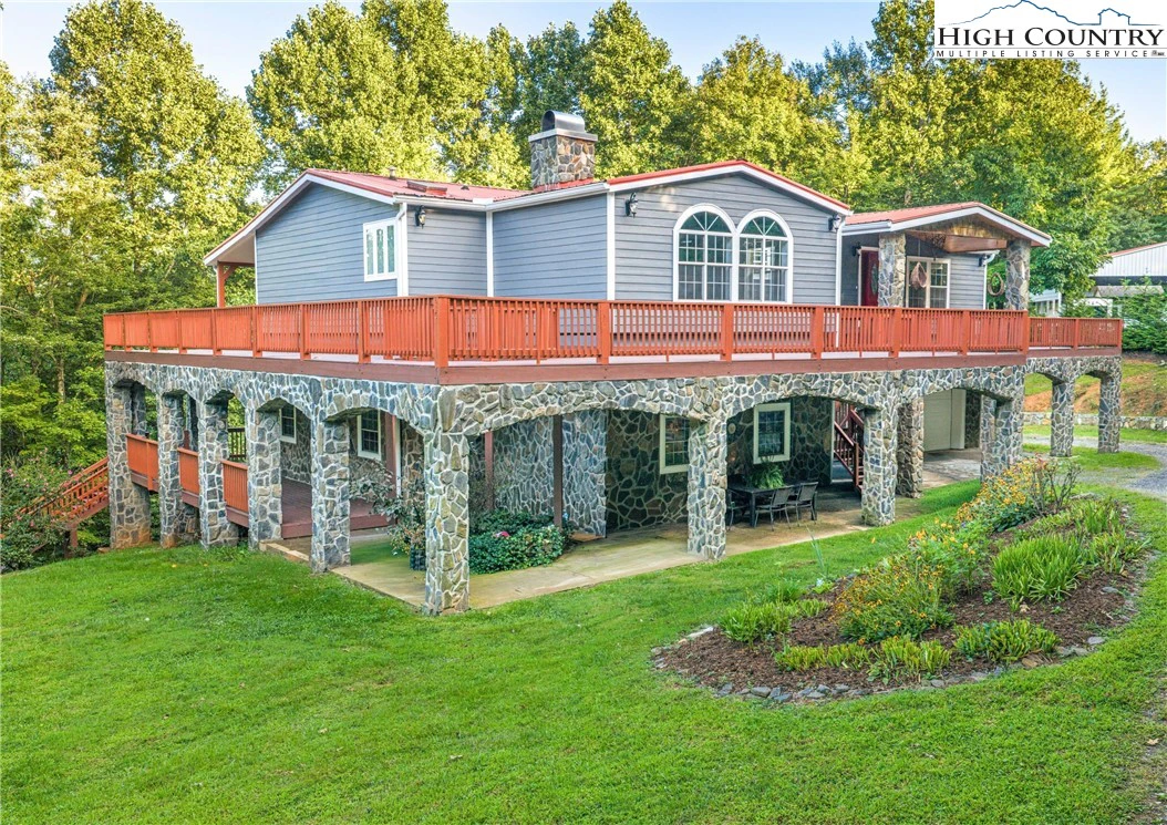 Image number 1 for the current listing
