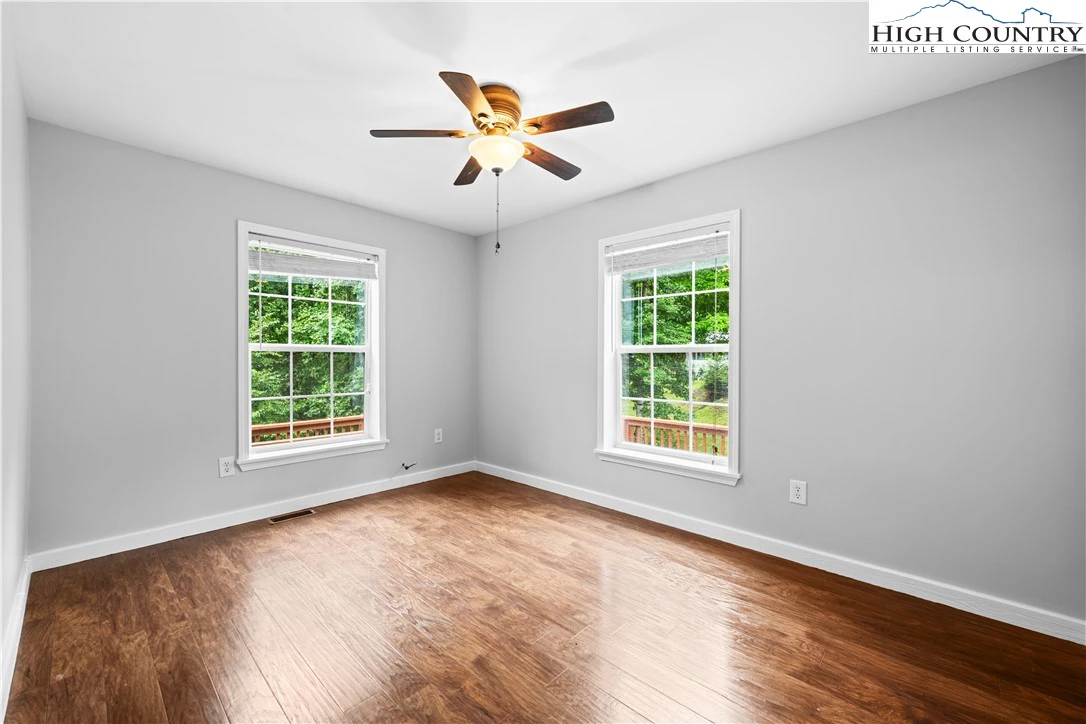 Image number 12 for the current listing