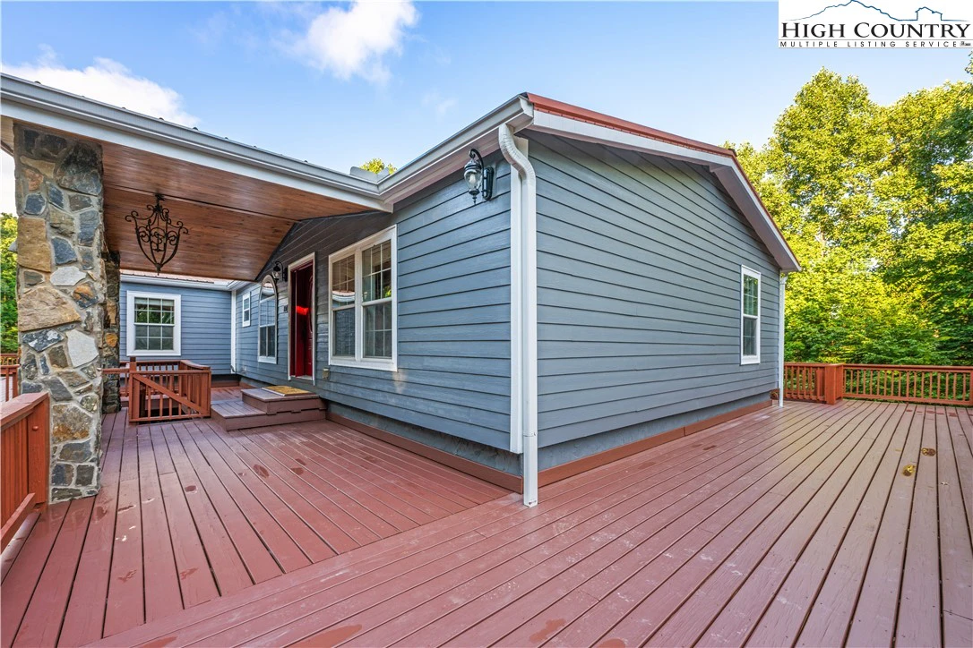Image number 15 for the current listing