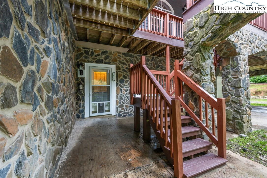 Image number 7 for the current listing