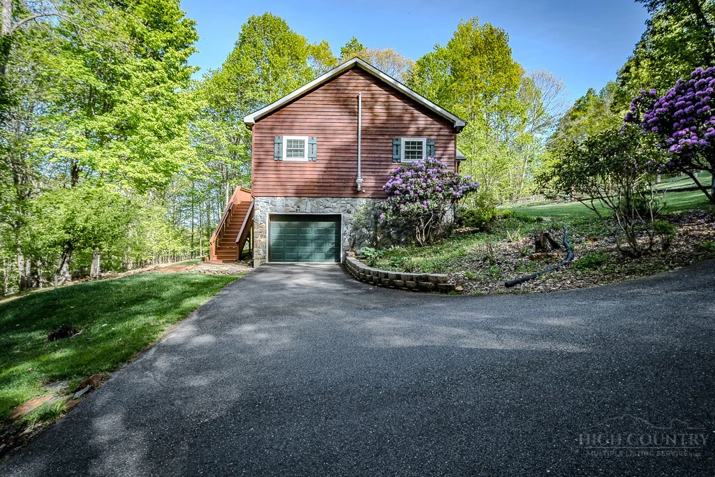 Image number 22 for the current listing