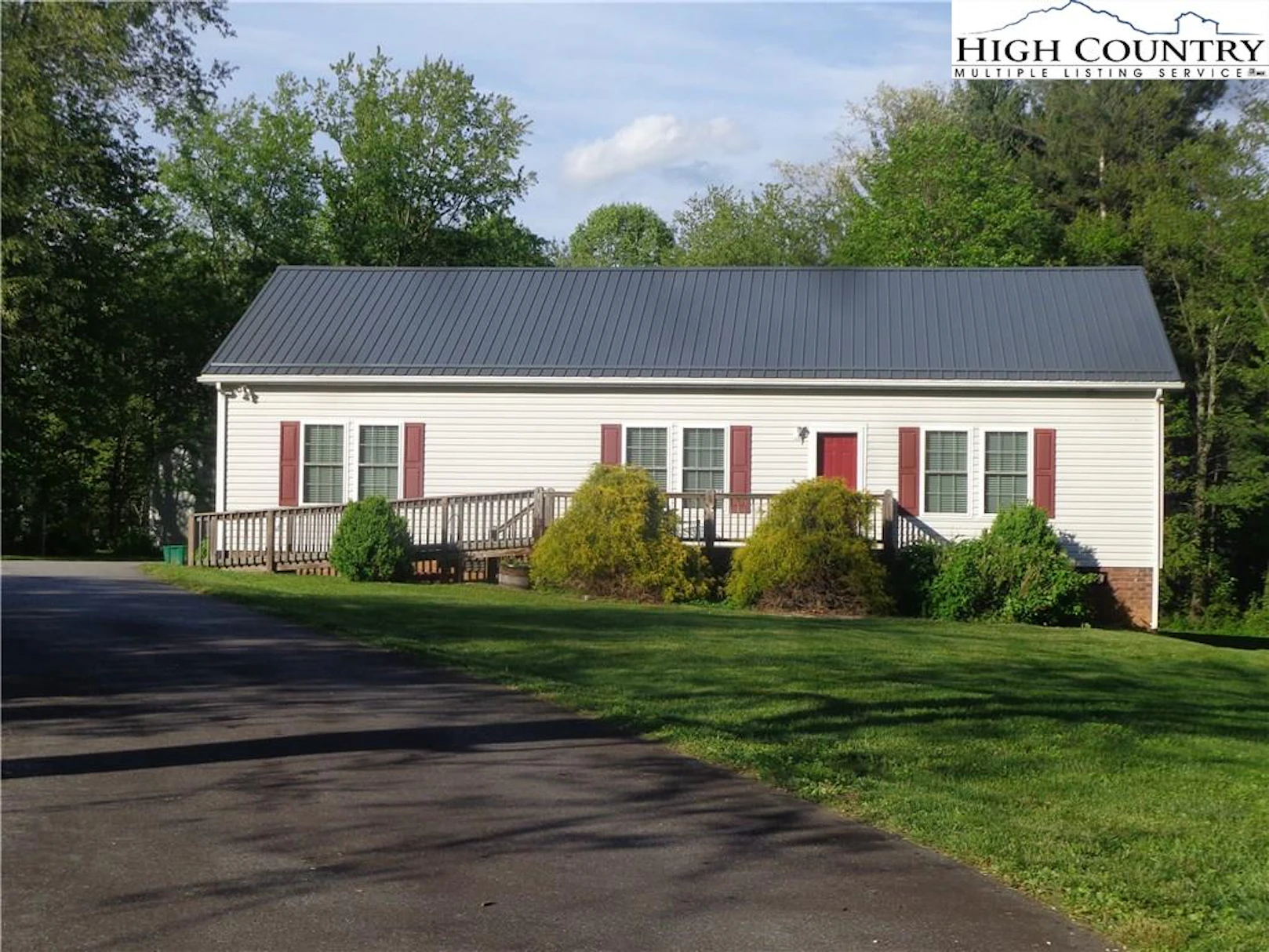Image number 1 for the current listing