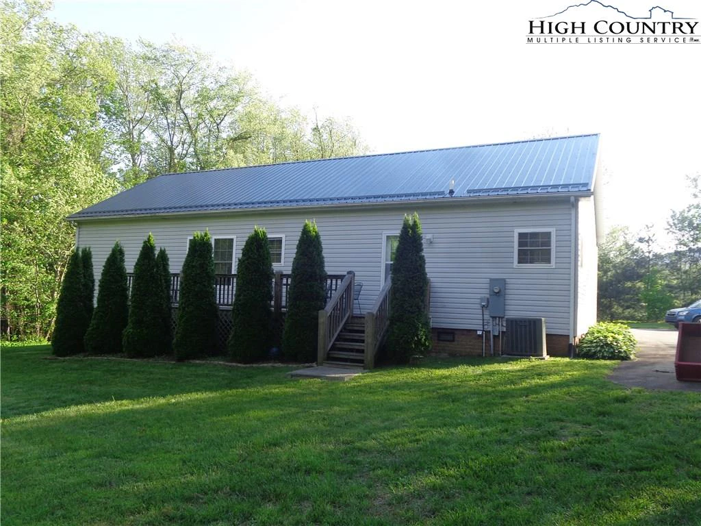 Image number 3 for the current listing