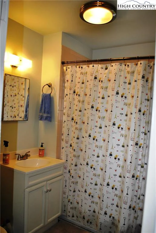 Image number 11 for the current listing