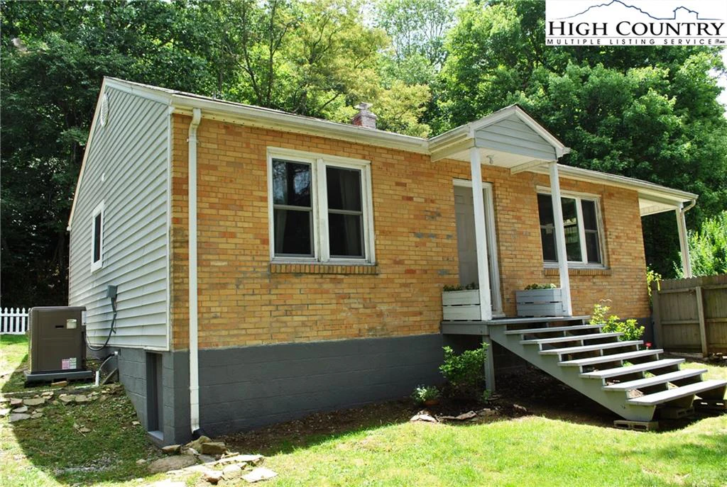 Image number 4 for the current listing