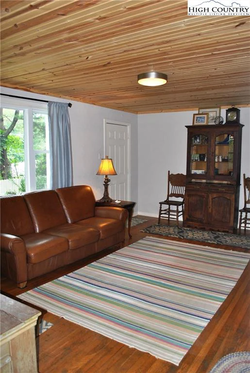 Image number 6 for the current listing