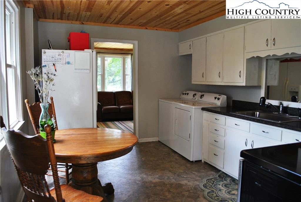 Image number 7 for the current listing
