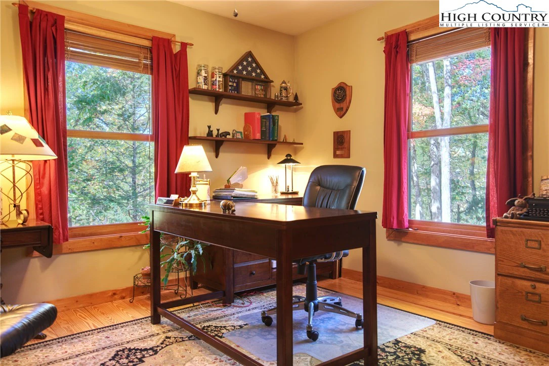 Image number 20 for the current listing