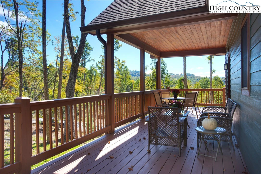 Image number 11 for the current listing