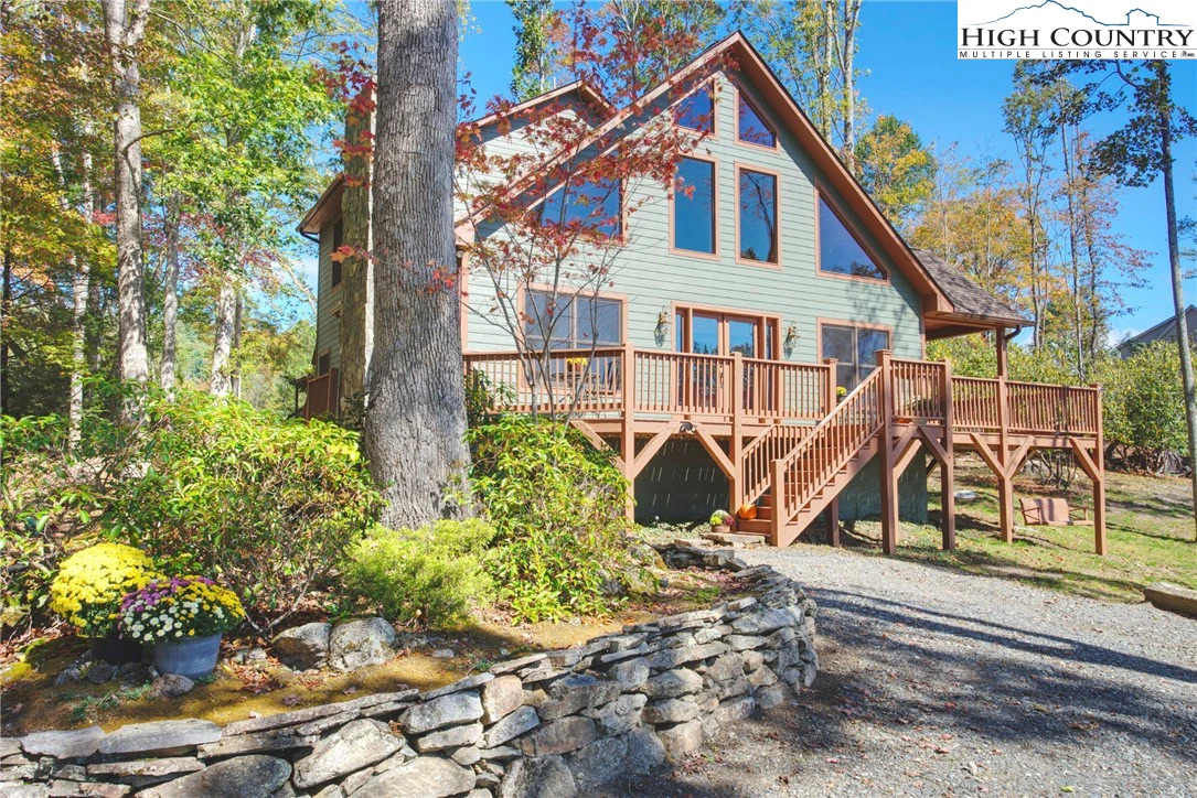 Image number 1 for the current listing