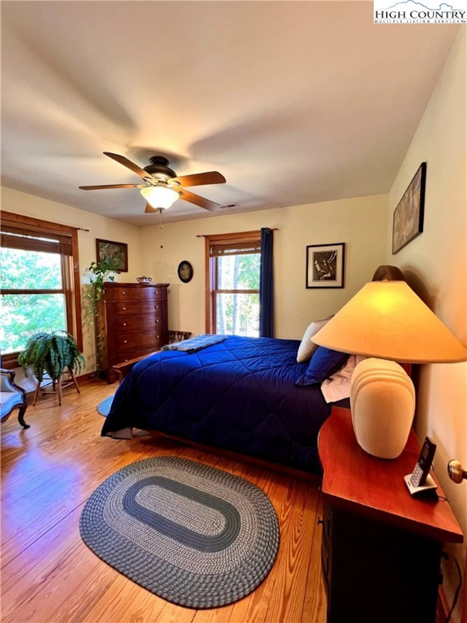 Image number 17 for the current listing