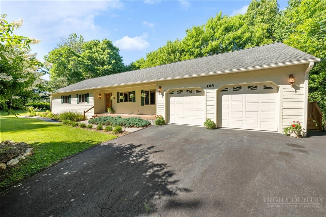 Image number 1 for the current listing