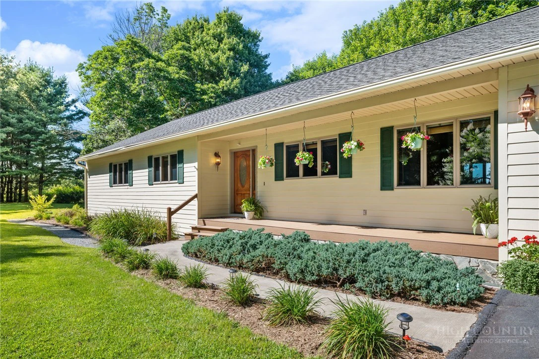 Image number 2 for the current listing
