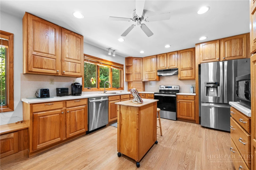 Image number 10 for the current listing