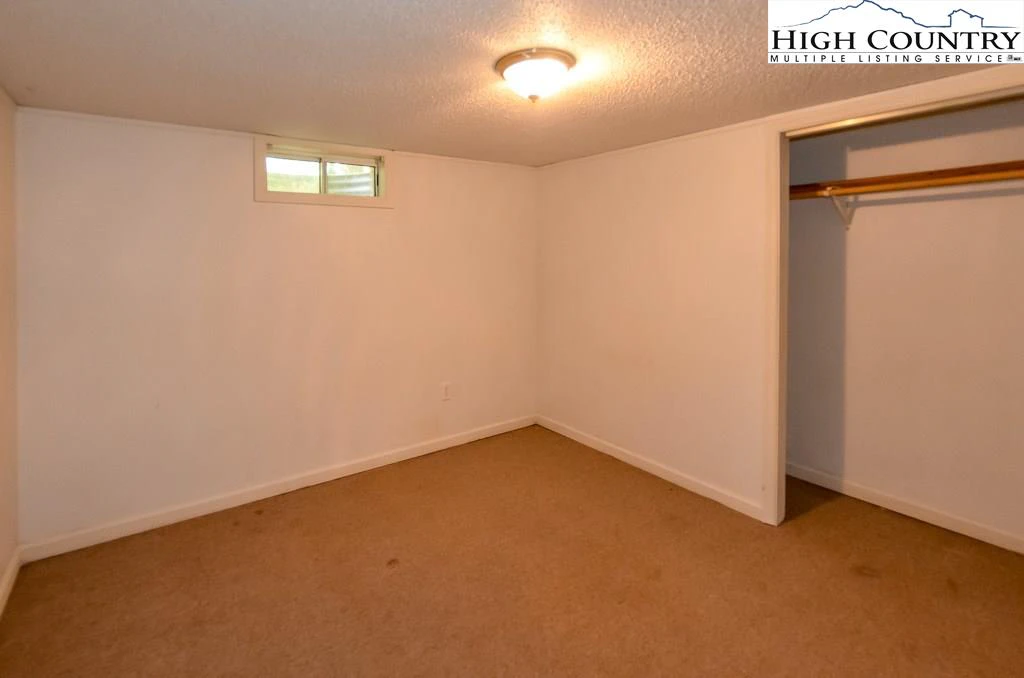 Image number 9 for the current listing