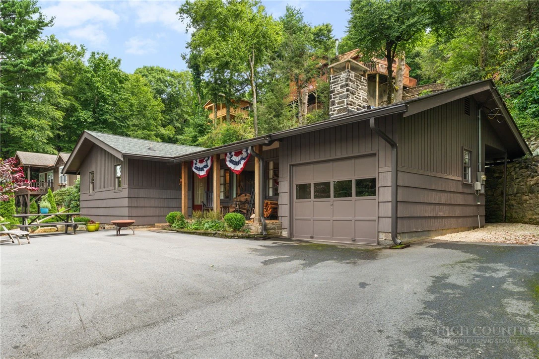 Image number 3 for the current listing
