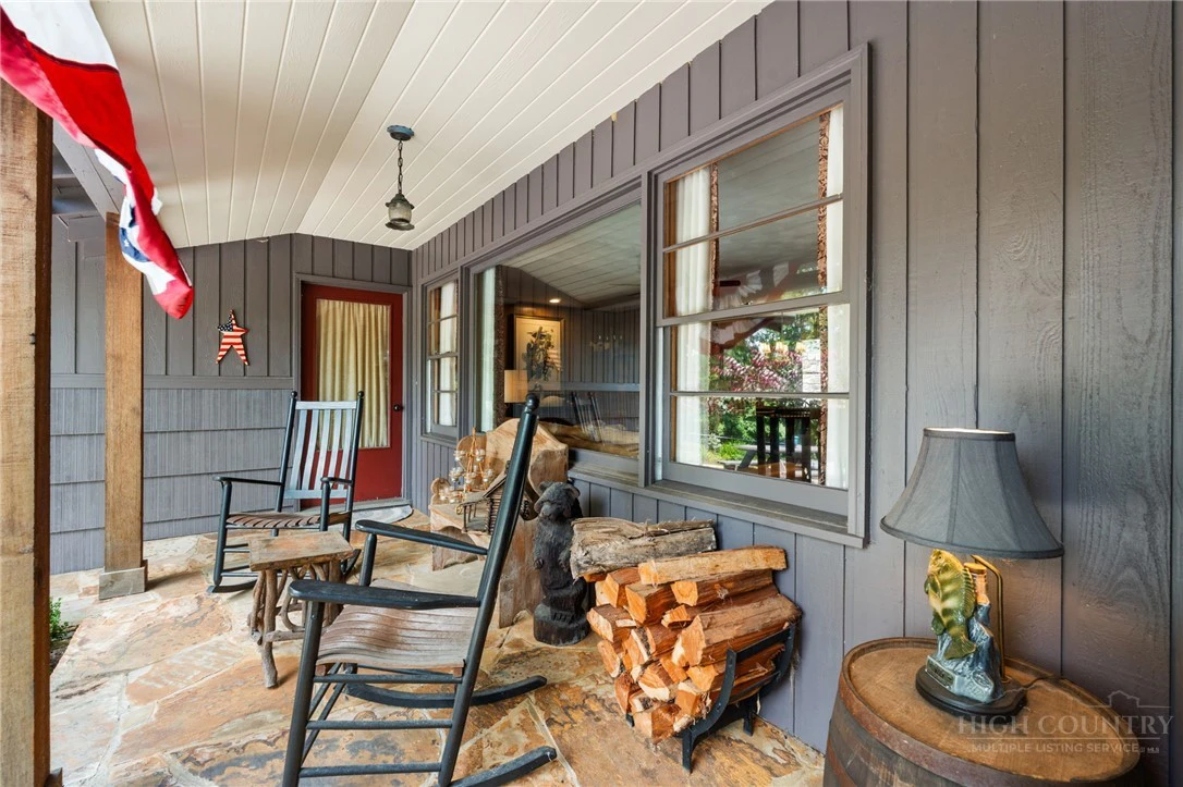 Image number 5 for the current listing