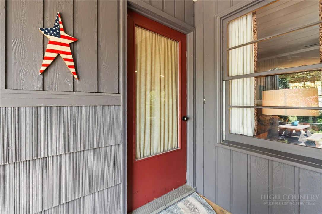 Image number 6 for the current listing