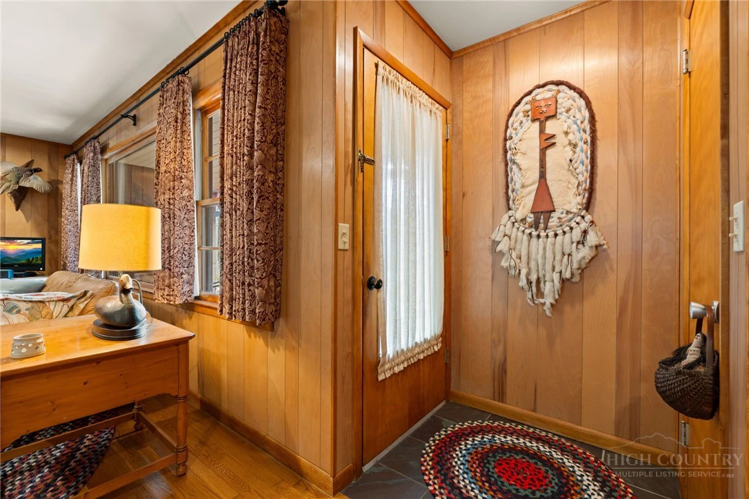 Image number 7 for the current listing