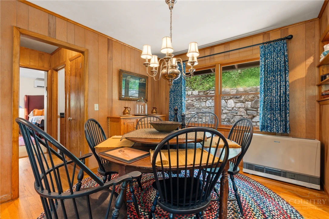 Image number 12 for the current listing
