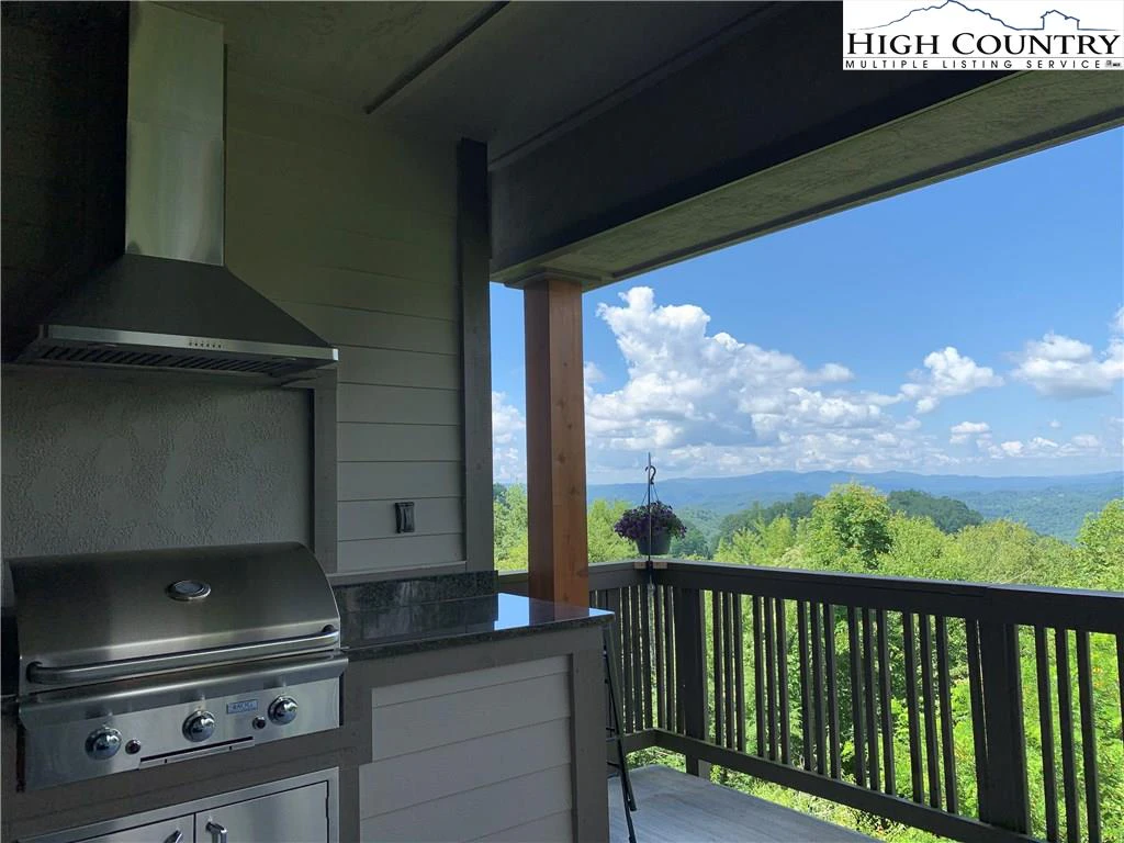 Image number 3 for the current listing