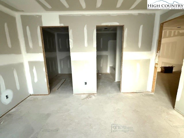 Image number 7 for the current listing