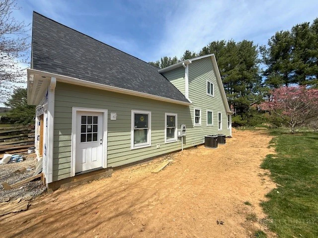 Image number 17 for the current listing