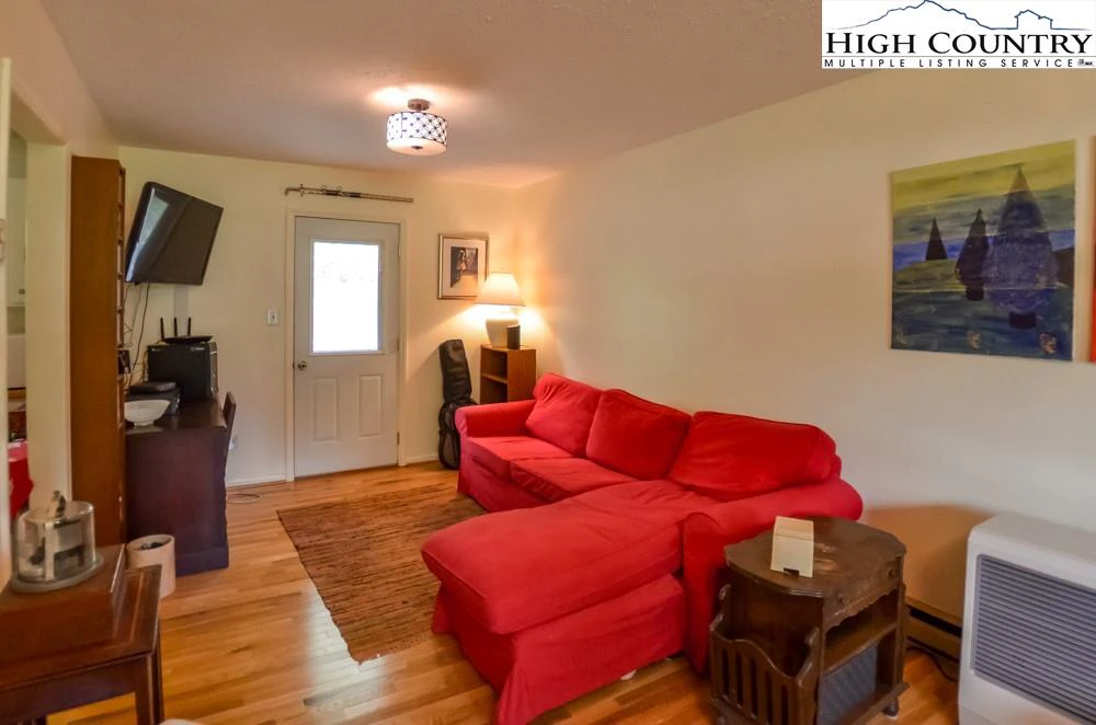 Image number 6 for the current listing