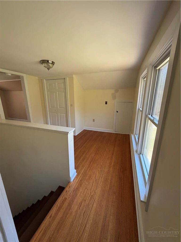 Image number 6 for the current listing