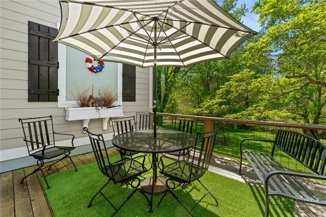 Image number 7 for the current listing