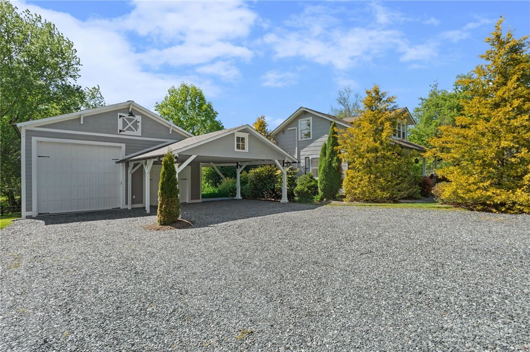 Image number 11 for the current listing
