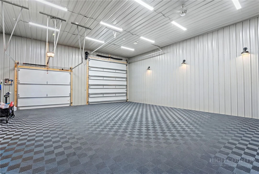 Image number 2 for the current listing