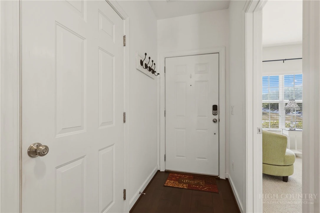 Image number 5 for the current listing