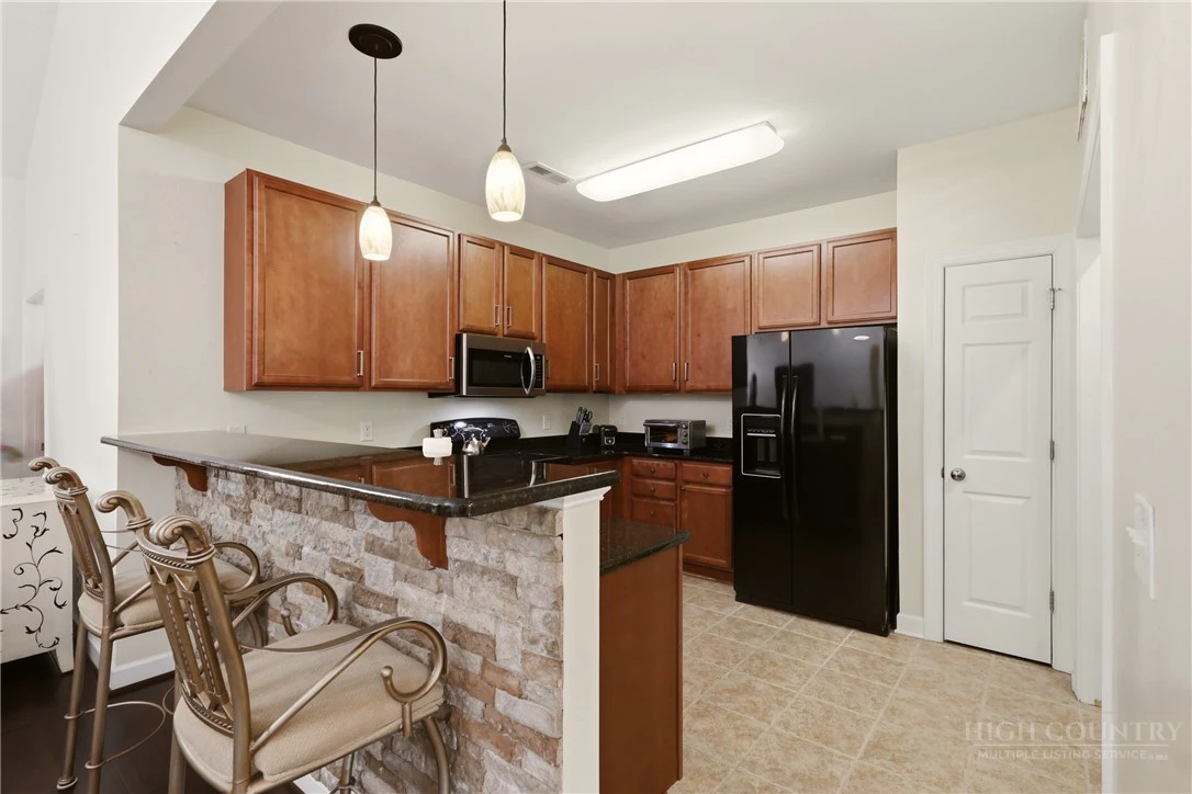 Image number 11 for the current listing