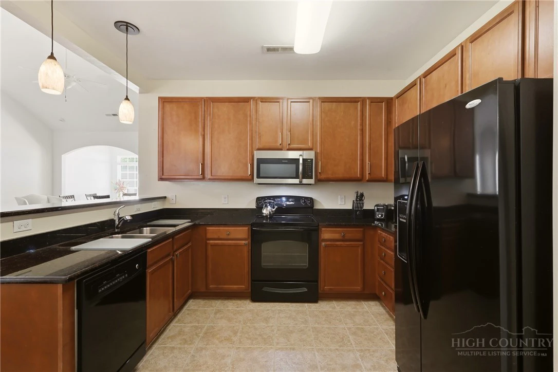 Image number 12 for the current listing