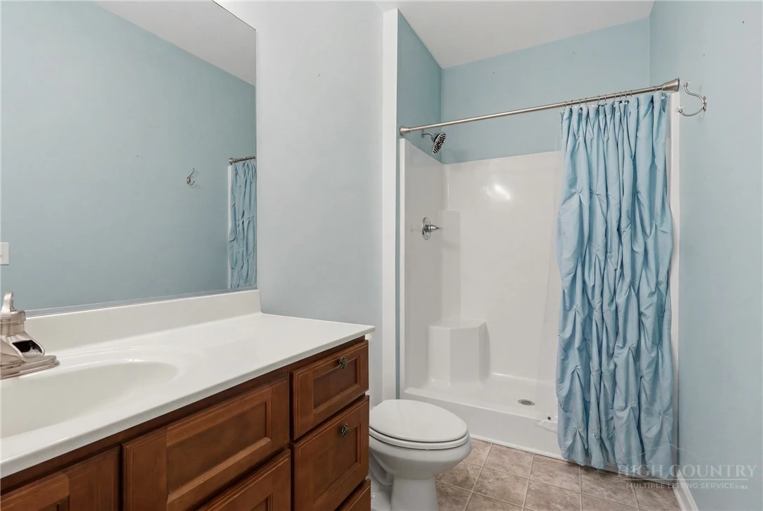 Image number 18 for the current listing