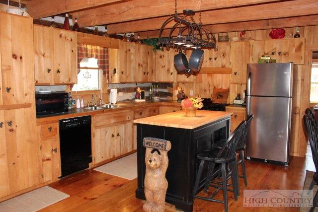Image number 3 for the current listing