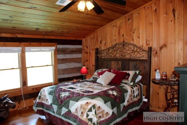 Image number 21 for the current listing