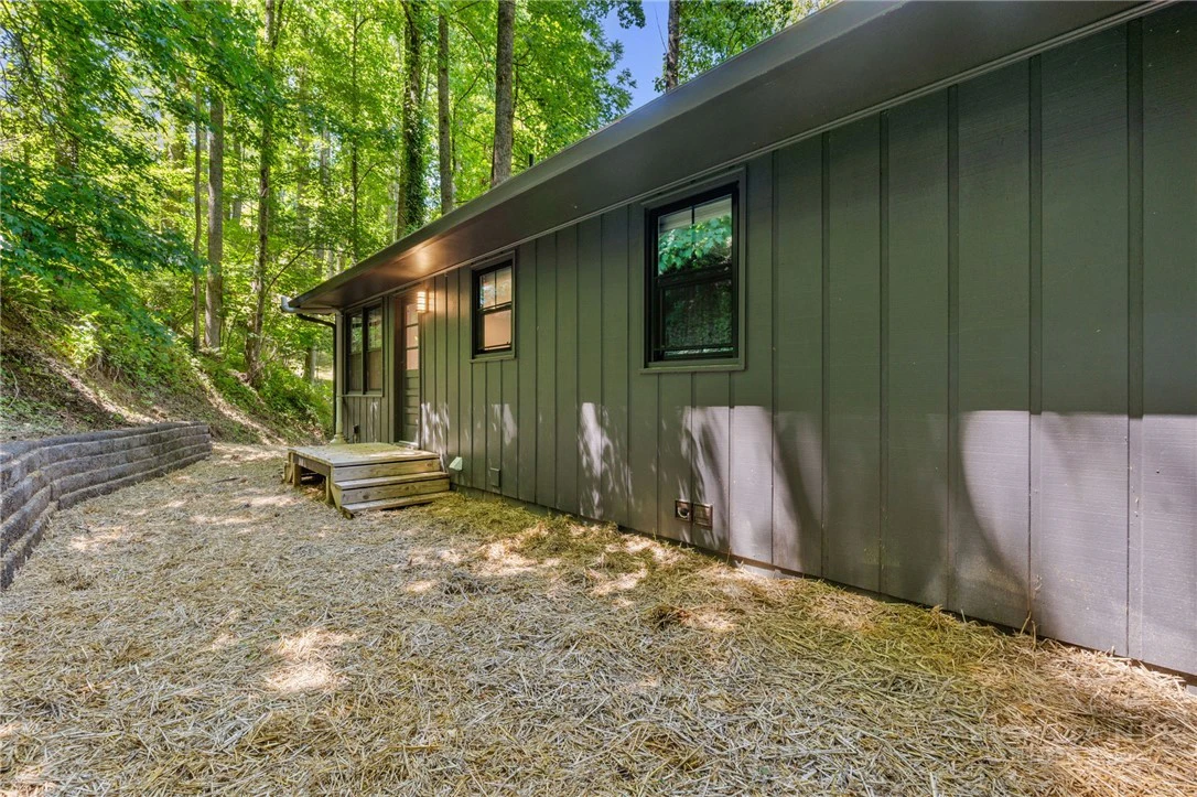 Image number 12 for the current listing