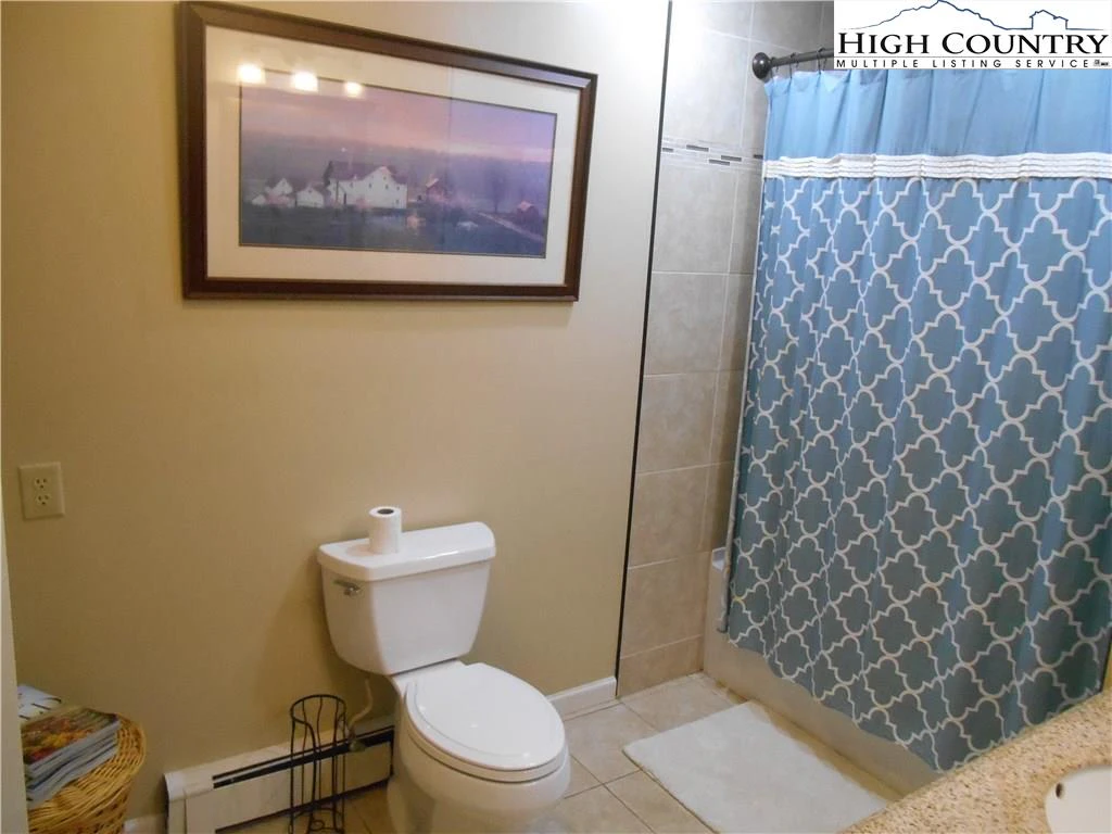Image number 2 for the current listing