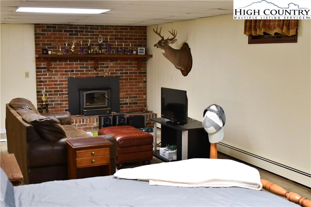 Image number 7 for the current listing