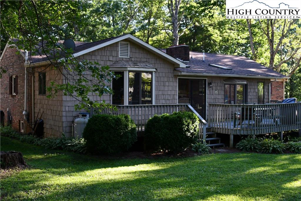Image number 19 for the current listing