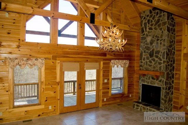 Image number 11 for the current listing