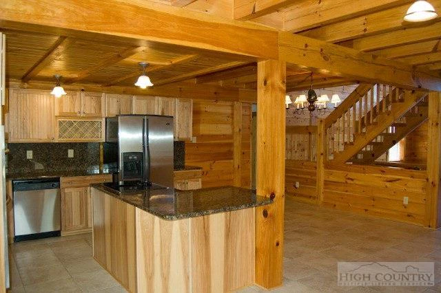 Image number 5 for the current listing